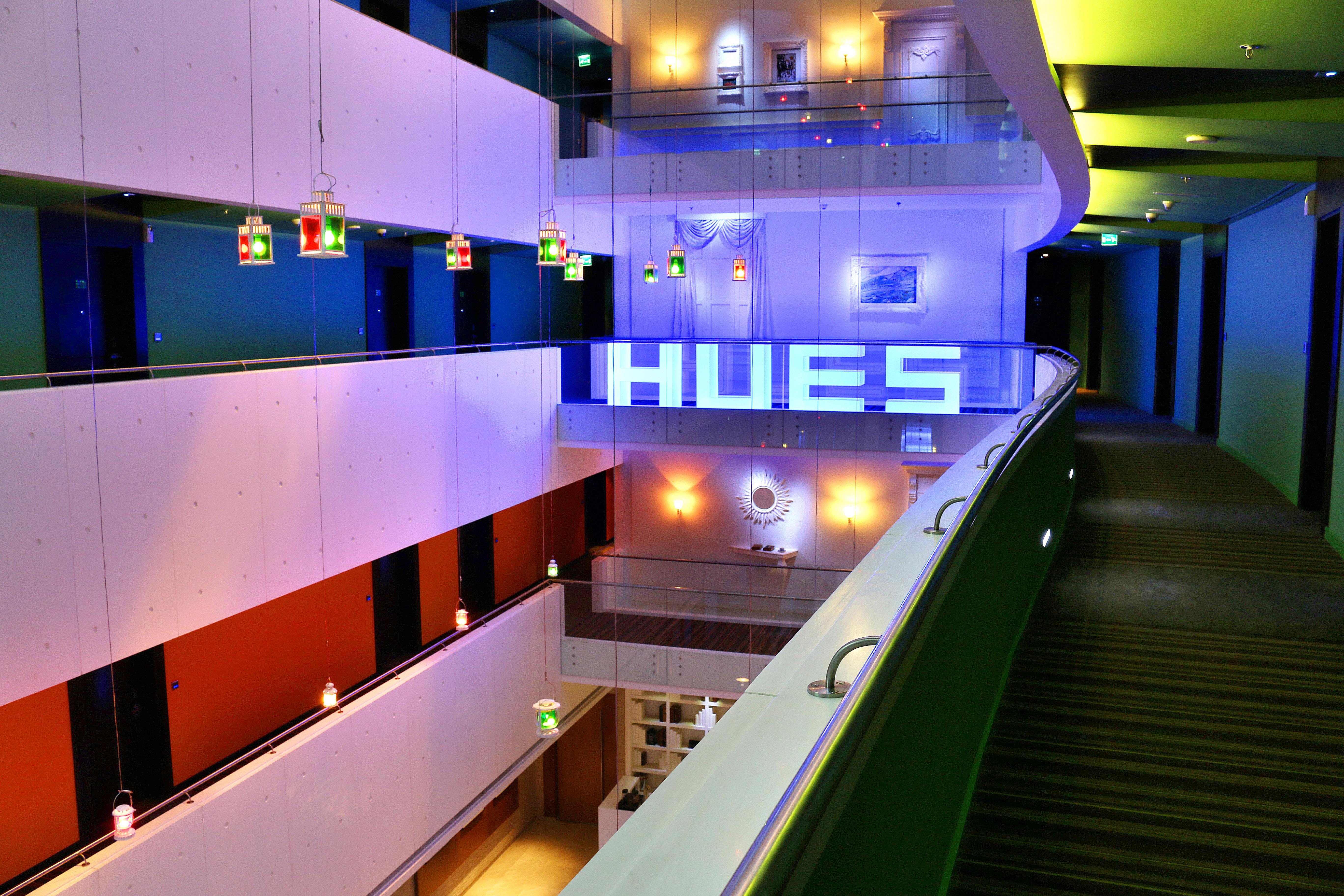 Hues Boutique Hotel Дубай Экстерьер фото